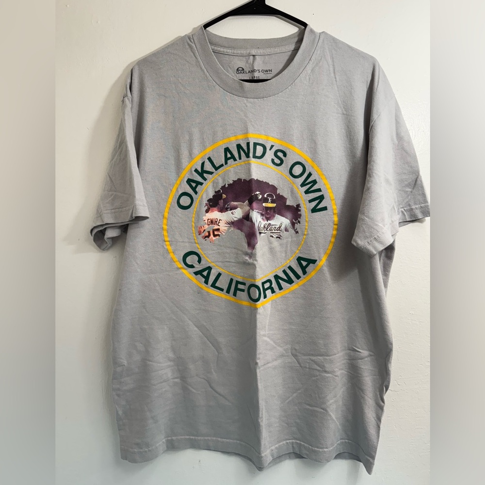 OAKLAND OWN T-shirt size L